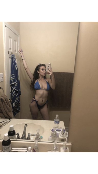 Some recent selfies since I&rsquo;ve been inactive 🦋 https://t.co/1SNiumE2mq