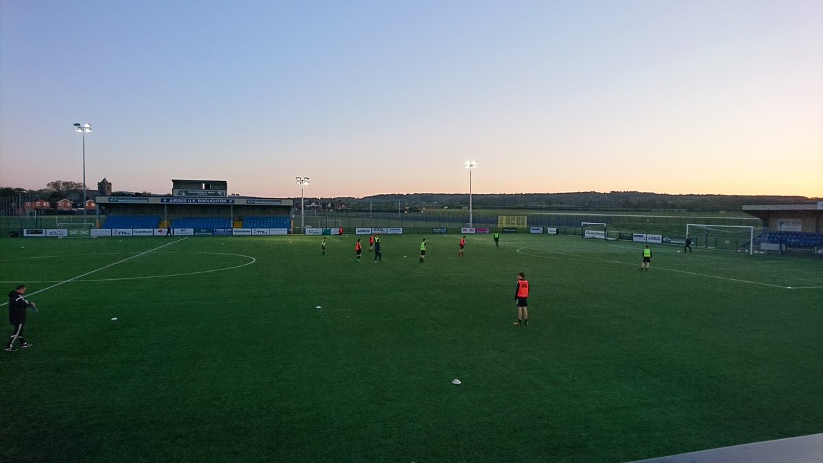 WUSportDept's tweet photo. Huge thanks to @airbusacademy for allowing our @GlyndwrUni BSc Football students to use the U15 & U16 players this evening for their practical assessment #TheoryBasedPractice #myWGU https://t.co/x2UiyzUm3m