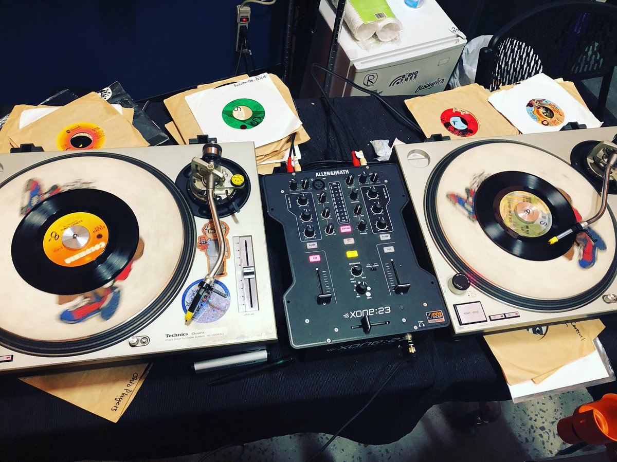 djnenim's tweet photo. Tonight’s format >> 7inch records of #afrogrooves from : #funk #soul #jazz & more on #seedsofafro from 6-8pm on @radiofreebk. 🎧 📻 >> https://t.co/9ZRIrwzHBH #7inch #vinyl #records ... stick around for @RodentHour from 8pm https://t.co/UQCKOJ3Da3