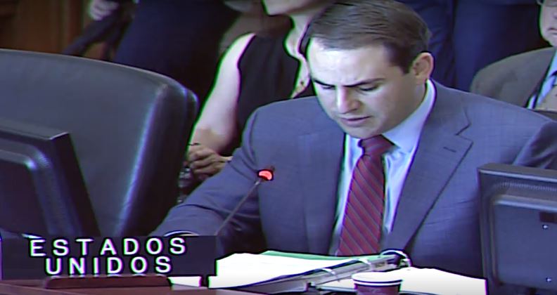 TVVnoticias's tweet photo. Embajador de EE.UU ante el Consejo Permanente de la OEA: El régimen de Maduro usa la comida y las medicinas como control social. #SesiónOEA #TVVNoticias https://t.co/TtlvlZ0t4s