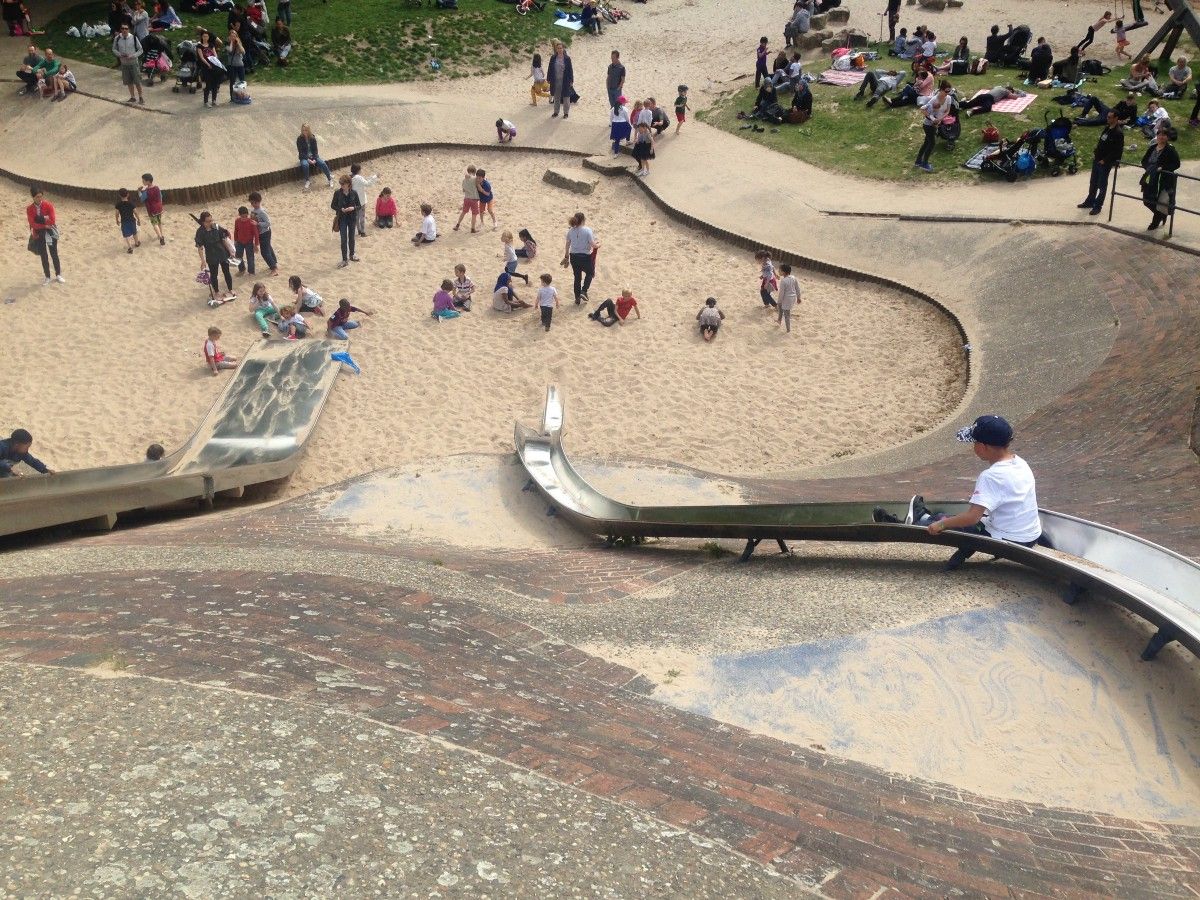 We think Australian and NZ playgrounds can be pretty fabulous too! And so important for building an inclusive and active city. We are so proud of what <a href="/SciGround/">SciGround</a> - science education through augmented reality in playgrounds - is achieving
buff.ly/2HKOTJ8