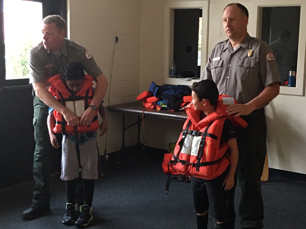 3rdGradeCentury's tweet photo. Learning about water safety at "Kids Don't Float".  #safetyfun #centurygf #gfschools https://t.co/l3QUMymEGG
