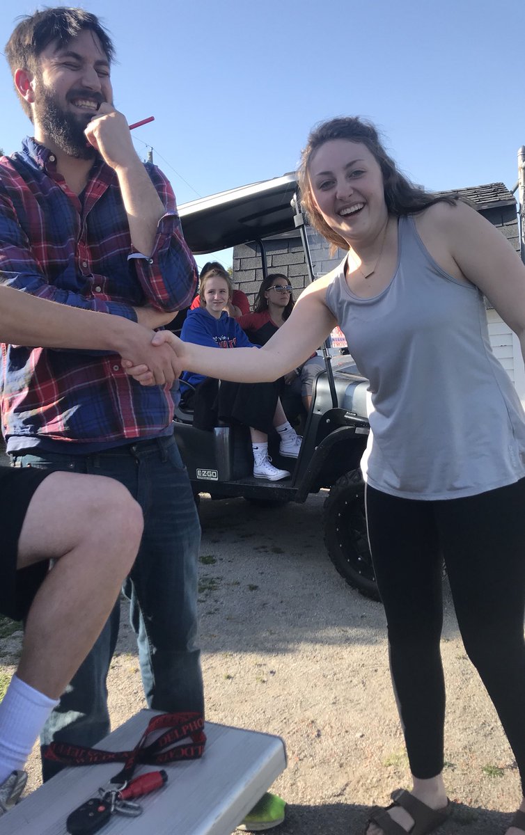 50 retweets: Señor will stay another year and get us through Spanish lll
100 retweets: no final 
Twitter do your thing, our honors diplomas are  on the line.