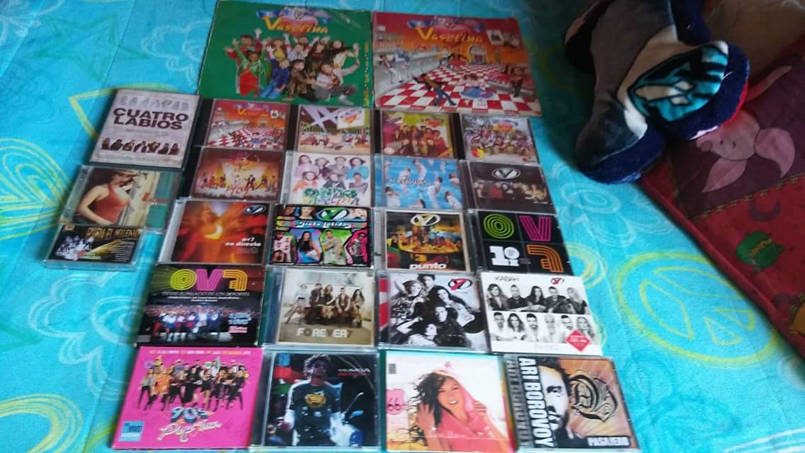 sbmh22's tweet photo. @ARIBOROVOY @ErikaZaba @LidiaAvila @soymarianaochoa @oscarschwebel @ov7oficial  Los quiero mucho son Los Reyes del pop en español #OV729Años https://t.co/L3B0iYQQB1