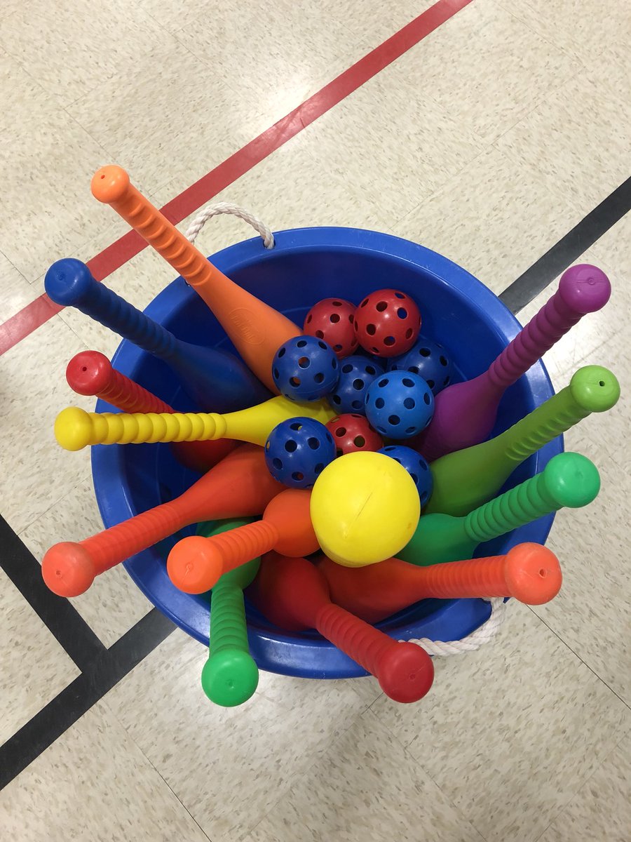 lisajean9's tweet image. PE teachers can understand the happiness this picture brings! #funcolors #outsideherewecome #baseballseason @FSESFriendship #proud2bFSES