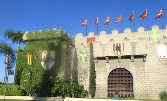 800Limo's tweet photo. Thinking of heading to Knott's Berry Farm, Medieval Times or the Movieland Wax Museum? Save the hassle and let us do the driving to these Buena Park favorites: https://t.co/ARMmPdwoAz https://t.co/GGUrg3LTUl