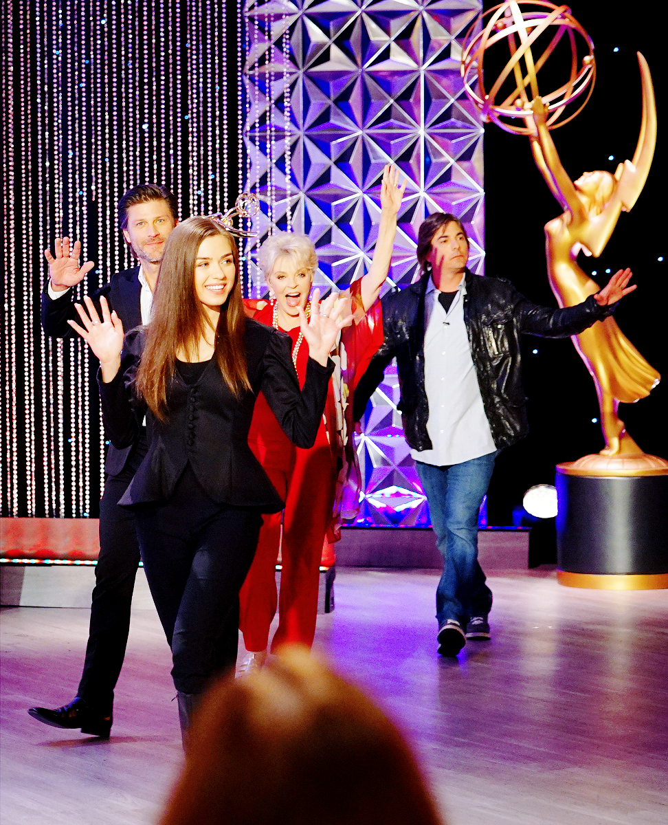 StarryLilac's tweet photo. The #Days cast on #TheTalk. @greg_vaughan @DaysHayes @Bryan_Dattilo @ericmartsolf @victoriakonefal #DaytimeEmmys https://t.co/VsvsR2SVGo