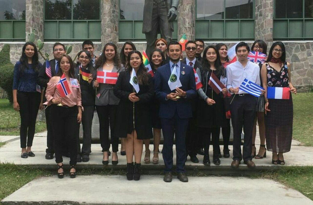 DerechoCUI's tweet photo. Derecho CUI presente en 3er Modelo de Potronum 2018.

Derecho CUI hace un extenso reconocimiento a sus alumnos Roberto Canchola y Guillermo Andrade, de octavo semestre, por su destacada participación en el "3er Modelo Potronum 2018" organizado por la UAEMex. https://t.co/9KR4B9JUpW