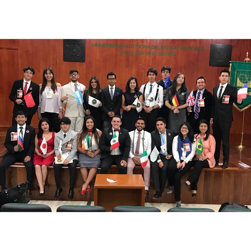 DerechoCUI's tweet photo. Derecho CUI presente en 3er Modelo de Potronum 2018.

Derecho CUI hace un extenso reconocimiento a sus alumnos Roberto Canchola y Guillermo Andrade, de octavo semestre, por su destacada participación en el "3er Modelo Potronum 2018" organizado por la UAEMex. https://t.co/9KR4B9JUpW