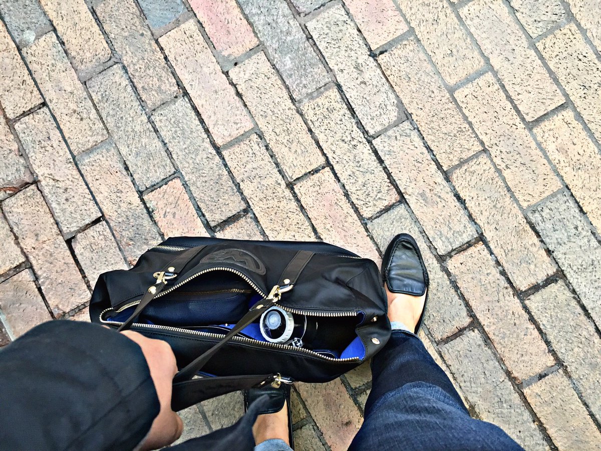 WorkinGurlCo's tweet photo. Who else is making moves this Monday? It doesn’t have to be anything major. It’s the smaller baby steps that lead you to the bigger goals. #Workingurl #busymoms #bossmoves
#workingwomen #busyday #workingwoman #workingmom #businesswoman #womeninbusiness #workbag #totebag https://t.co/rPiUzCC0cB