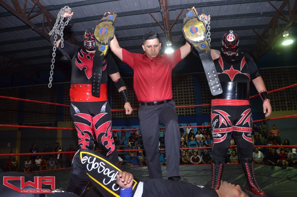 cwaprtv's tweet photo. Aunque fueron descalificados en su encuentro los Monstruos de Derek Shadow, @monsterrbane y BALROG dejaron maltrechos a @YoSoyLynx y Alejandro Marrero.

A su vez los retaron a defender los Campeonatos Mundiales en Pareja de la CWA ante ellos en la décima edición de ANIVERSARIO. https://t.co/iWi5IkvKSn