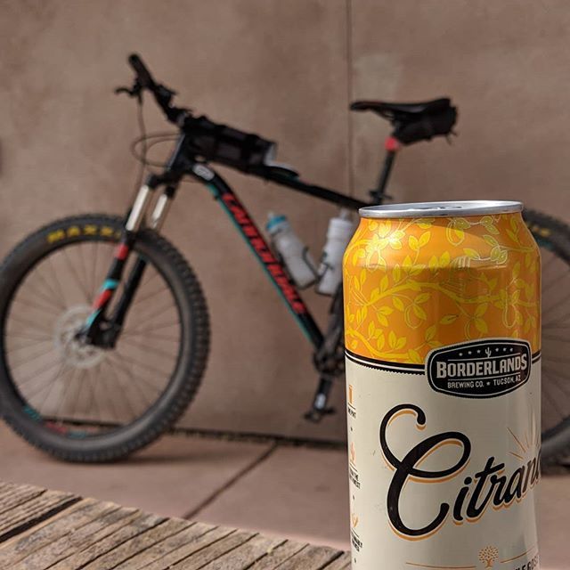FarEndGear's tweet photo. @borderlandsbrewing #citrana kept cold in the #OnTheRocks framebag. 88 in #tucson today. https://t.co/X9APYaihOX https://t.co/Uq8kc9q7rr