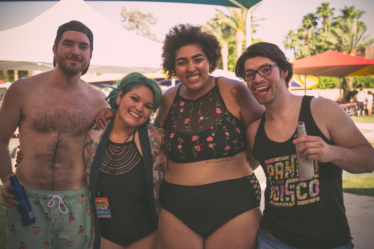 peepawincrocs's tweet photo. Best weekend ever??? Best weekend ever. #BandSplash @DREAMERSjoinus https://t.co/iwZvsn4A0E