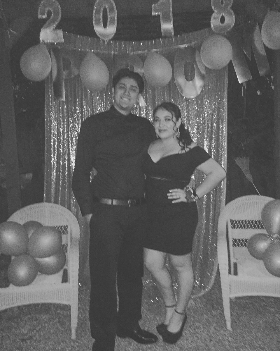 YungMike_YT's tweet photo. A night to remember #prom2k18 https://t.co/XwbWeKd2cE