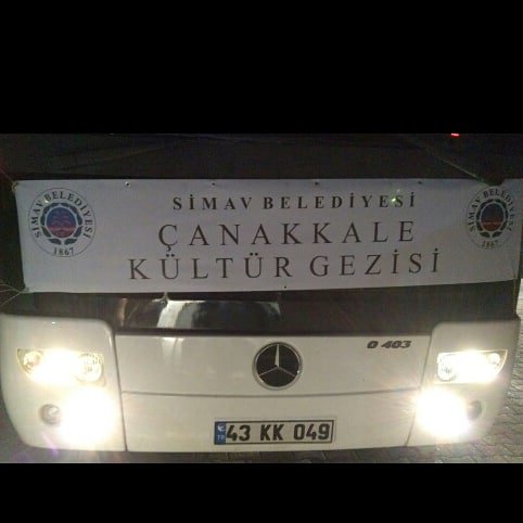 SimavUniak's tweet photo. Üniversiteli Ak Gençlik olarak Düzenlediğimiz Çanakkale Gezimize Yola Çıktık Kazasız Belasız İnşallah. Başta Simav Belediye Başkanımız Süleyman Özkan' a ve Ak Parti Gençlik Kolları Başkanımız Ali ihsan Kuşdemire Teşekkür Ederiz. Allah Razi Olsun Hepsinden. https://t.co/yDcUlw7LB8