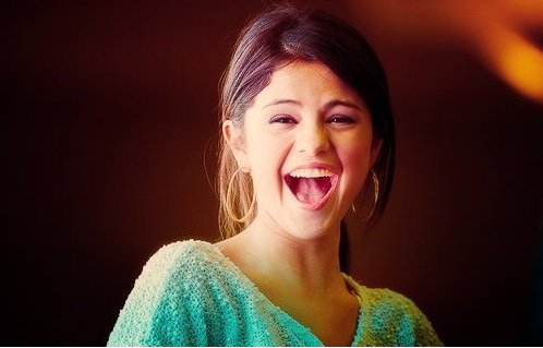 estefselenator's tweet photo. #BackToYou 
Selenators: #SG2ISCOMING 

@selenagomez y @PUMA : https://t.co/CATzvftYP2