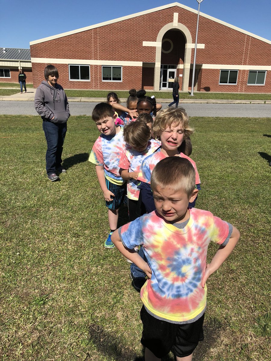 HlaneG's tweet photo. So much fun today at field day.  Great weather, great support from parents and great sportsmanship from students made this a perfect day. #pcsturtles https://t.co/mwEiex1Y5Q