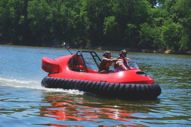 Hovercraft_HTC's tweet photo. Did you see a Neoteric rescue hovercraft in action @FDIC? Whether or not, want to actually get on board for a test flight, over water, mud, sandbars, etc.? Details here: https://t.co/PvYmEg1HB9

@FDICevent  # FDIC #FDIC2018 #firefighters https://t.co/AMJedHV4Ta