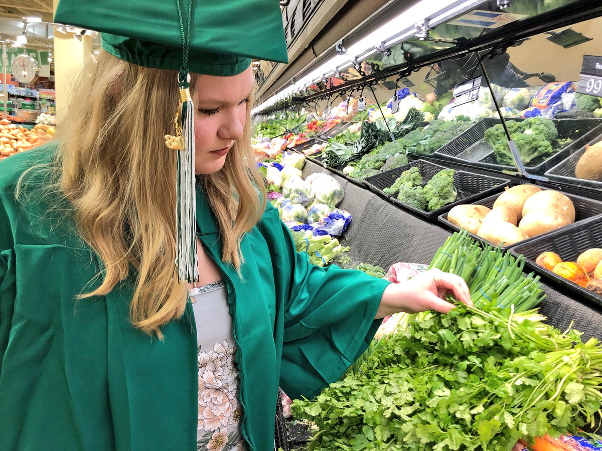 elderroach's tweet photo. VeRY blessed and excited to announce that after earning my bachelor’s degree on Friday I will be continuing my work at my part time job at a grocery store #WorkHard #DreamBig #ProduceIsMyPassion 🌏🌟💐🌈🍾 https://t.co/ACyHXdCJGG