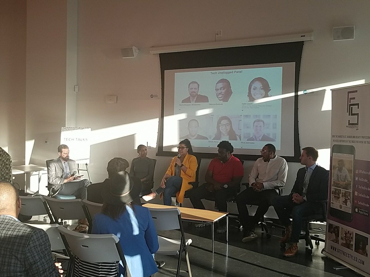 sybongile's tweet image. Here at @DMGEOSnowden&apos;s #TechUnpluggedDC : Revitalizing Communities through Innovation event. Come and join us.  #DCSmallBizWeek