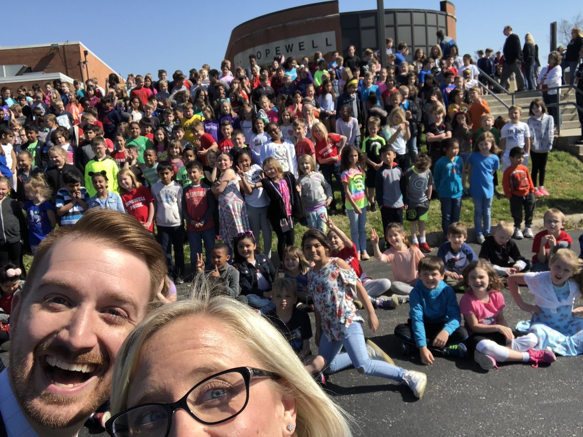 HWESPatriots's tweet photo. Commemorating our last year as @HWESPatriots with an all school photo! #proudprincipals #principalselfie #WEareLakota https://t.co/wlytokHmPf