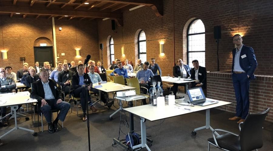 Nieuwe Wet kwaliteitsborging voor het bouwen uitgelegd door collega's Emile Jansen en Jurgen Slippens op Partnerdag van Van de Vin Ramen en Kozijnen buff.ly/2EHLEgd