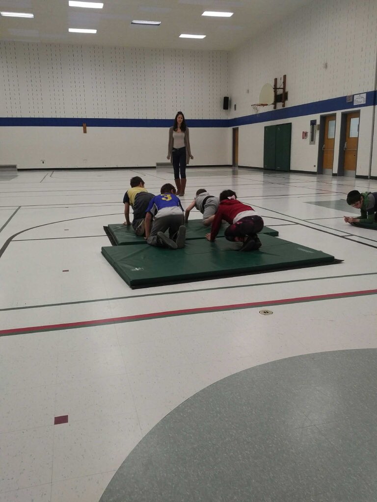 STSJuniorClass's tweet photo. Junior's putting their creative minds together in gym #ThisIsHowWeSel #ColaborativePlay.                                    @STSJuniorClass @MarkWiebster @McHughEduCentre https://t.co/60S83buFG8