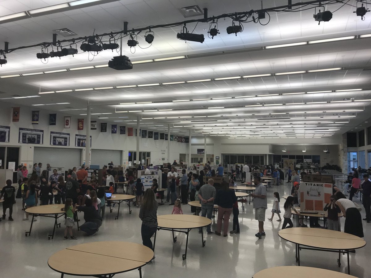 Enjoying and learning at our Cedar Ridge Learning Community Independent Study showcase!