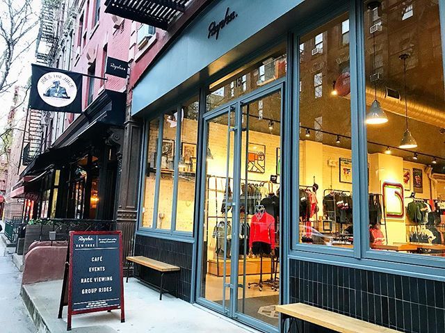 architectus_'s tweet photo. Had to do a  #Rapha stop. Beautiful store with what looks to be an awesome patio. 3 shops in month!  Unfortunately, no bikes available to rent for the Wednesday #RCC #ride but that’s what you get when you book a trip late.
.
.
.
#illbeback #cyclinglife #cyclingkit https://t.co/ohWLjVSTpL