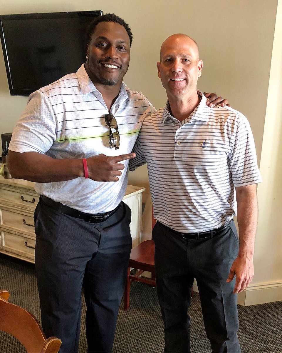 TakeoSpikes51's tweet photo. A lot of stars were in the building for @jasondufnerfoundation golf tournament and they did not disappoint on the greens. I enjoyed the great partnership between @jasondufnerfoundation & #RealMenReadBTM. #PGA #Auburn #WarDamnEagle #YouCantBeWhatYouDontSee #BehindTheMaskBook. https://t.co/c2uIrh6jWy