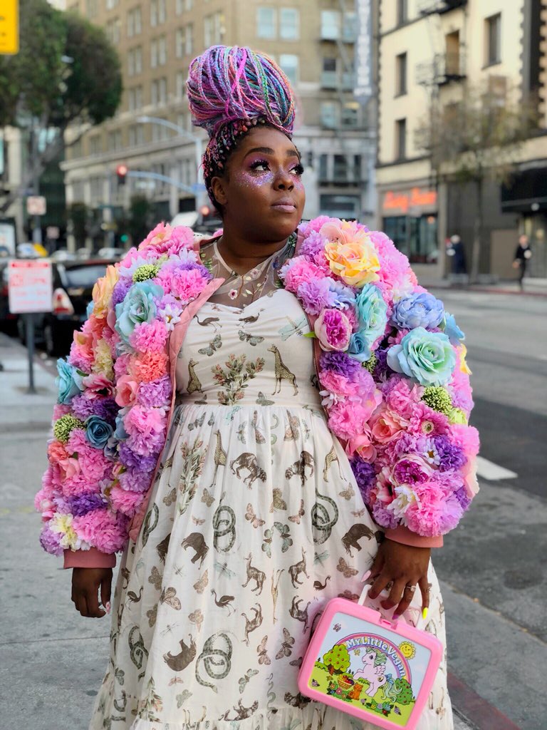 StudioMucci's tweet photo. I wake up everyday and choose to be me. 💖🌸🧡🌻💛🌼💚🌿💙🦋💜 https://t.co/hMt1cR52Qz