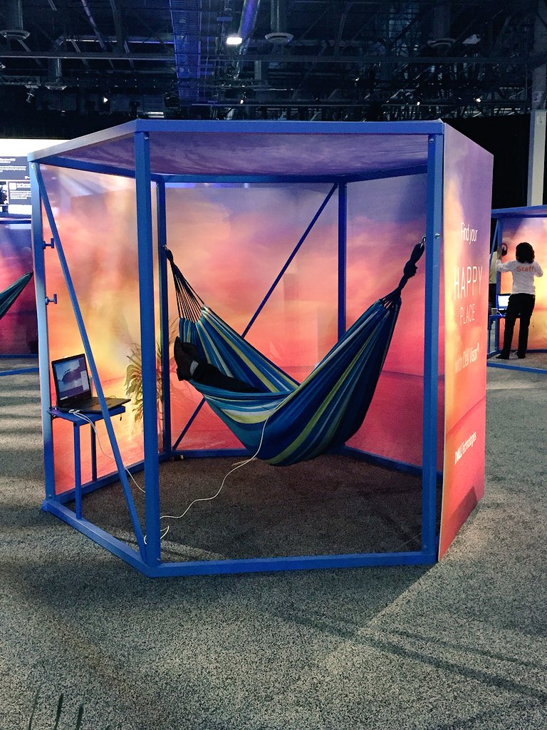 megmusante's tweet photo. #VirtualReality gaming and relaxing on a beach, all at #DellTechWorld 🏖 ☀️ https://t.co/3mIVoAkaBS