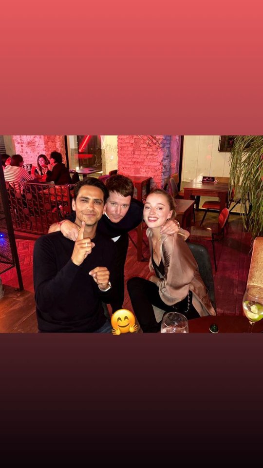 #INSTASTORY - @LucaPasqualino and @Phoebe_Dynevor sharing a drink in Malaga (April 30).