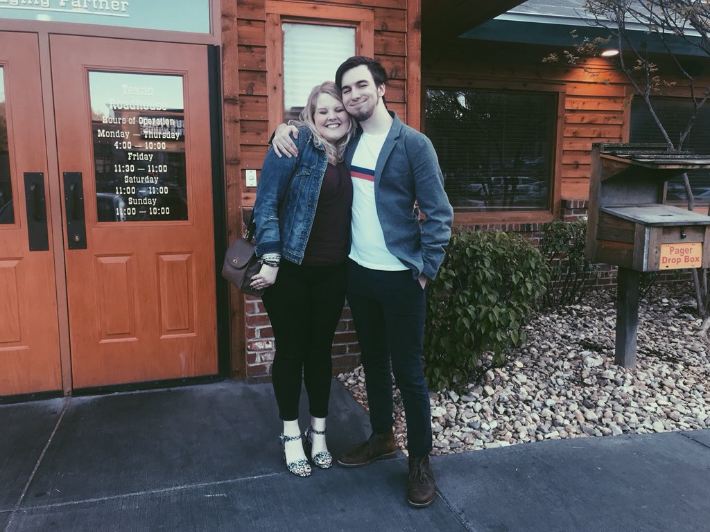 em__johns's tweet photo. A year and a half of being best friends and stealing the last roll at Texas Road House ❣️😘💕 https://t.co/nRVldXWuHU