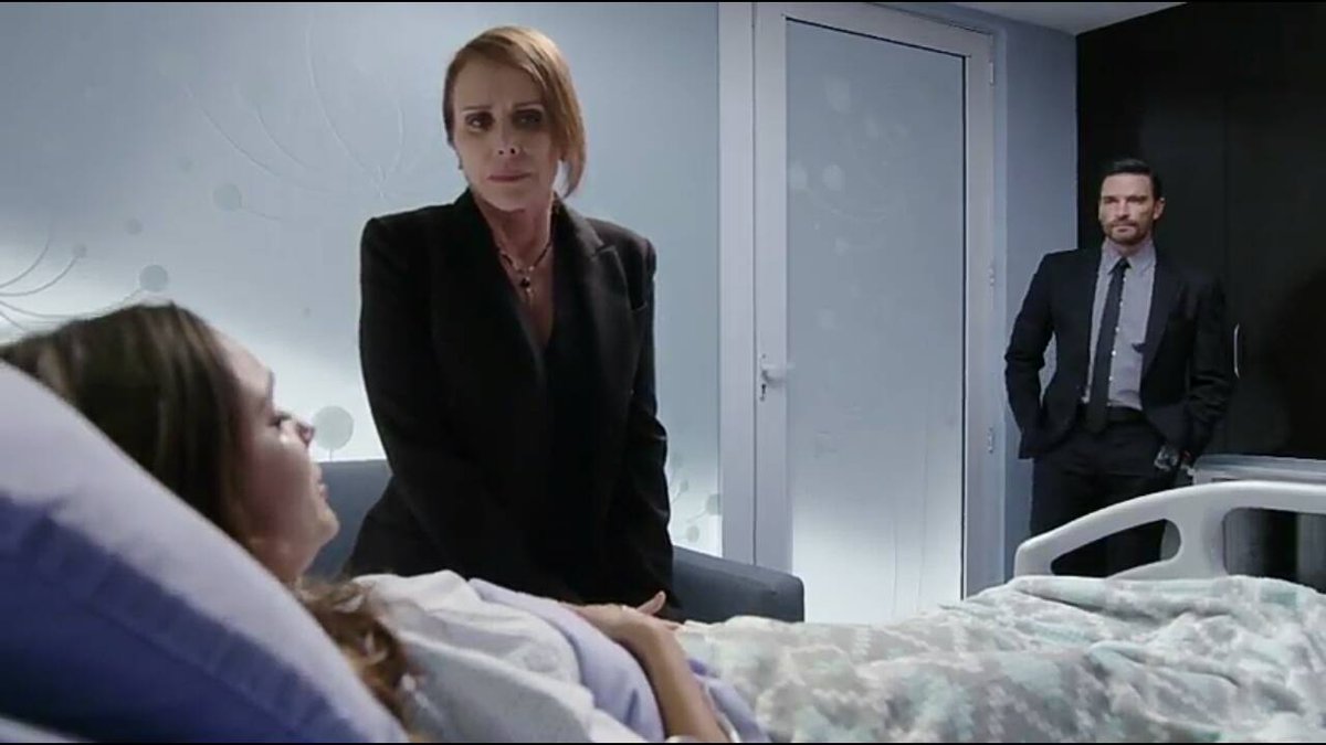 #Imelda apenas y puede hablar... #Carlos tiene que ser paciente para llevar el caso de manera correcta, en las condiciones de la víctima, será muy complicado realizar una declaración... ¿Qué pasará hoy con éste caso? No te pierdas #PorAmarSinLey a las 21:30hrs #ConLasEstrellas