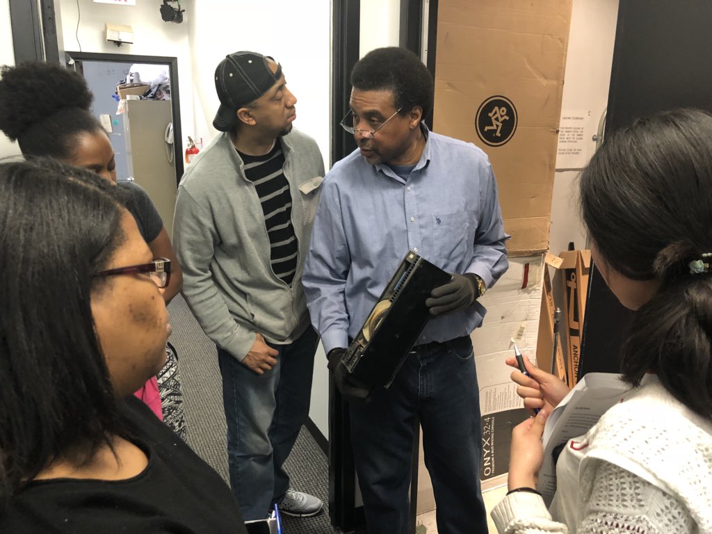 MandiWyndham's tweet photo. Learning about #studiolighting @mymcmedia tonight with the #StudioProducerClass. https://t.co/fCv33ldhzd