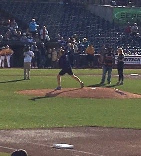 Zane Ries throwing out the 1st pitch at the @AkronRubberDuck ⚾️ game #PlayBall @magicsathletics @magicsfootball @Magics_Nine @BarbertonCity @BHSMagics @BarbertonHerald @ZaneRies13 @gturnbaugh6