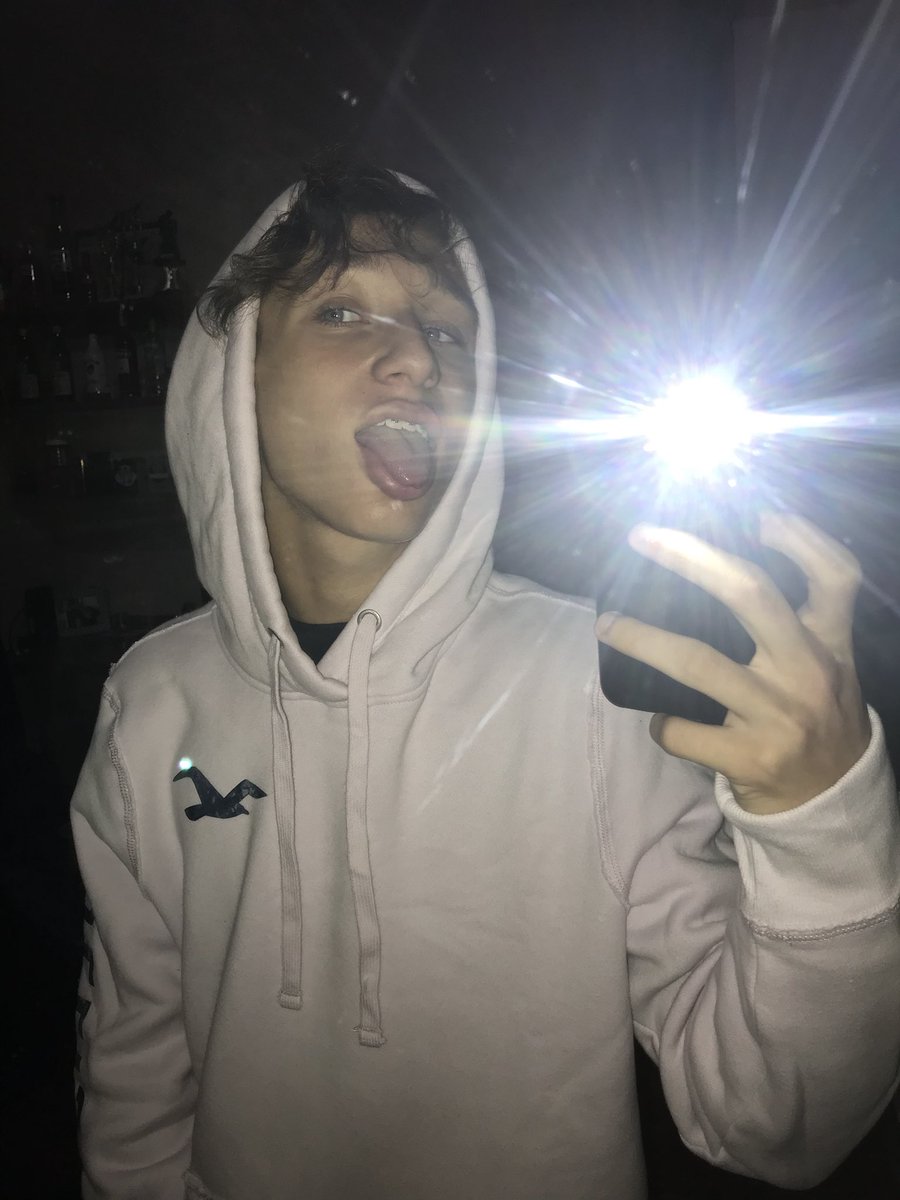 romanletiiii's tweet image. Aloha