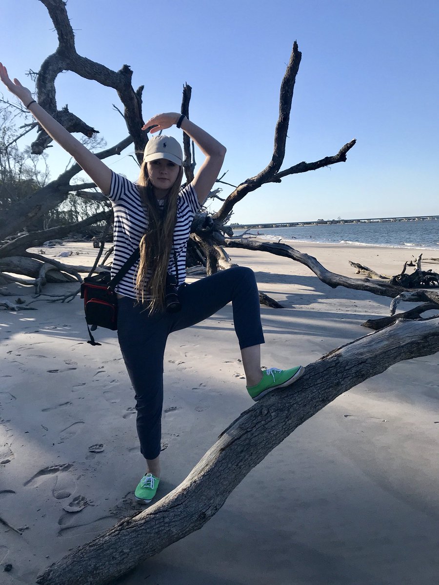 Talejandro_'s tweet photo. Doing an impression of driftwood https://t.co/aHb31qhOOr