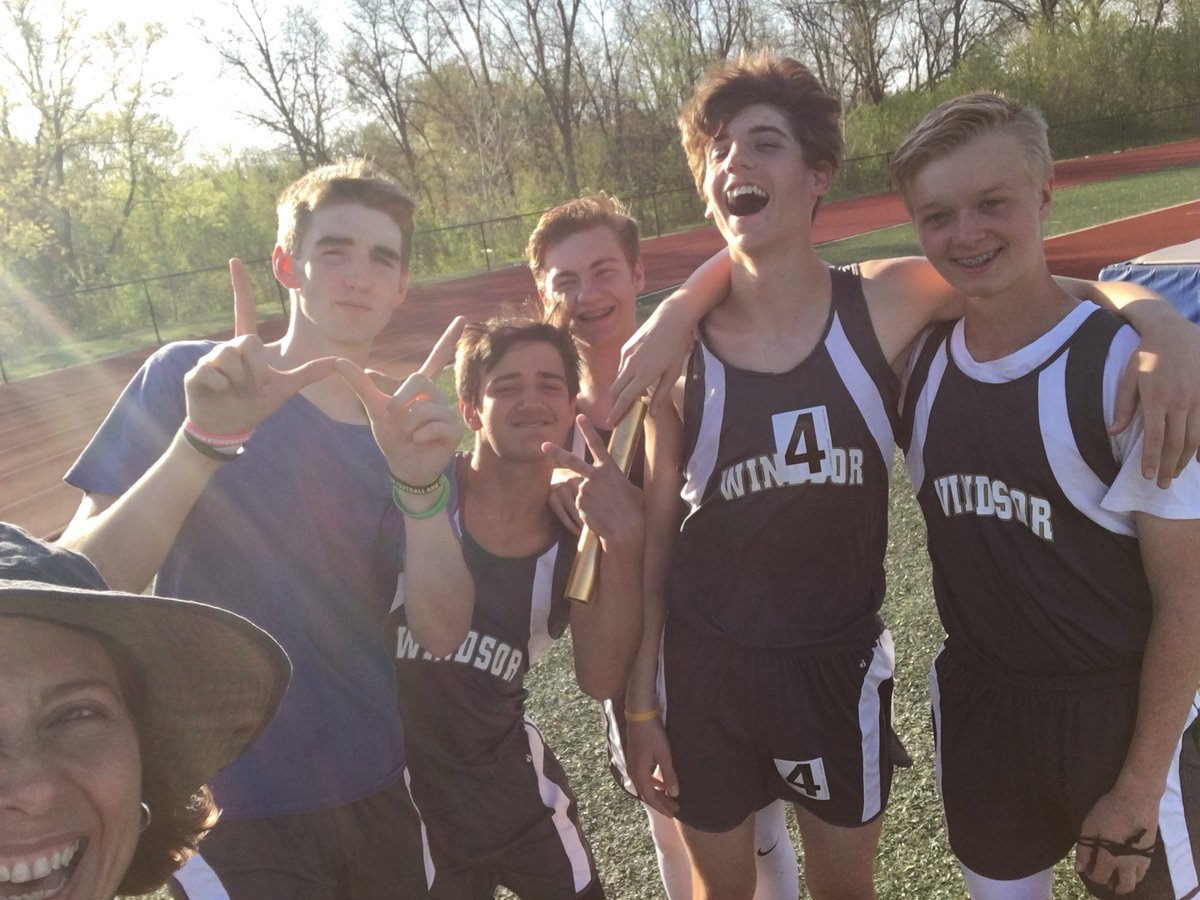 MrsReadnour's tweet image. Last WMS track meet of season..... good times!  #purefun! @WMSowls