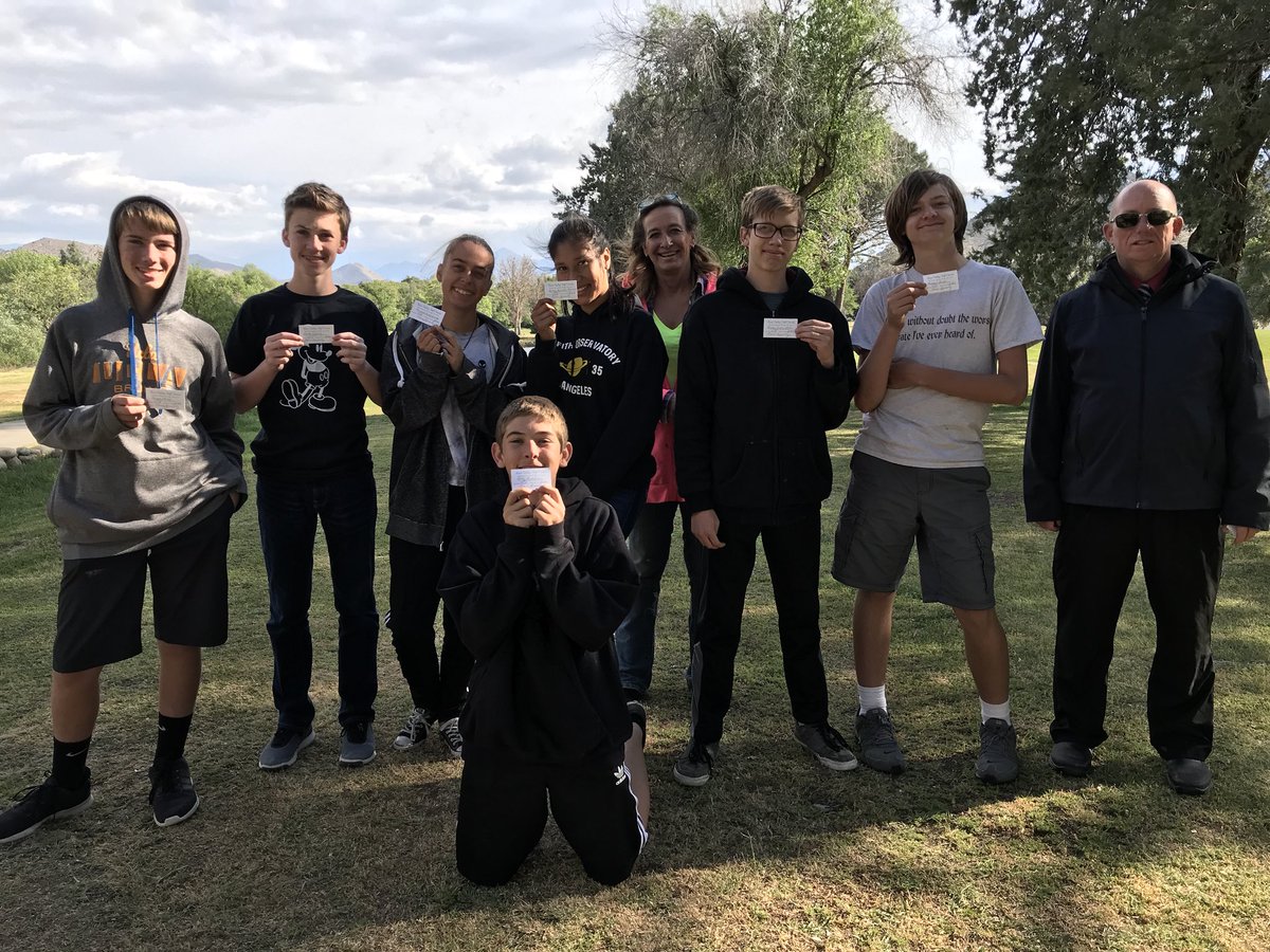 KVHSBroncs's tweet photo. Thank you KV Golf Course! All players received a scholarship for a year of free golf! #KVGolf #KVHS https://t.co/cwrdLaz4dS