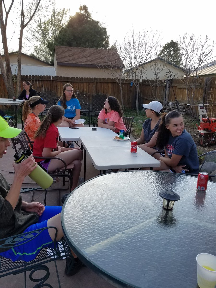 donna_sabala's tweet image. Hosting our last varsity team dinner. #anotherlast #ffchssenior