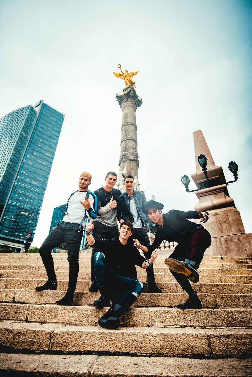 CNCOmusic's tweet image. Cielito lindo... que bonita eres México! 🇲🇽❤️