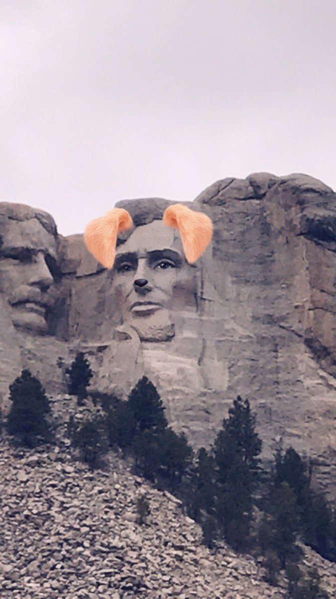 D_Losh_'s tweet photo. "Did you take any pics while you were at Mt Rushmore?"

"Yeah just a few" https://t.co/l1uklwmnKI