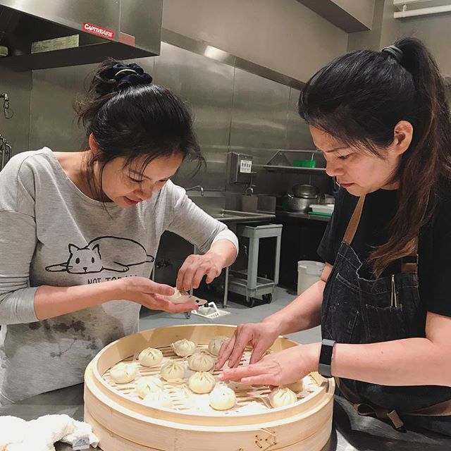 ForageKitchen's tweet photo. repost: @goodtoeatdumplings
 
Focusing on every detail, this is our promise to our food. no matter what day it is , no matter rain or shine. 🌱
#newmenu #newrecipe #chefslife #handmade #dumplings #bao #littledumpling #catering #popuprestaurant #foragekitchen #oakland #eastbayeats https://t.co/rgtbvbW4RH