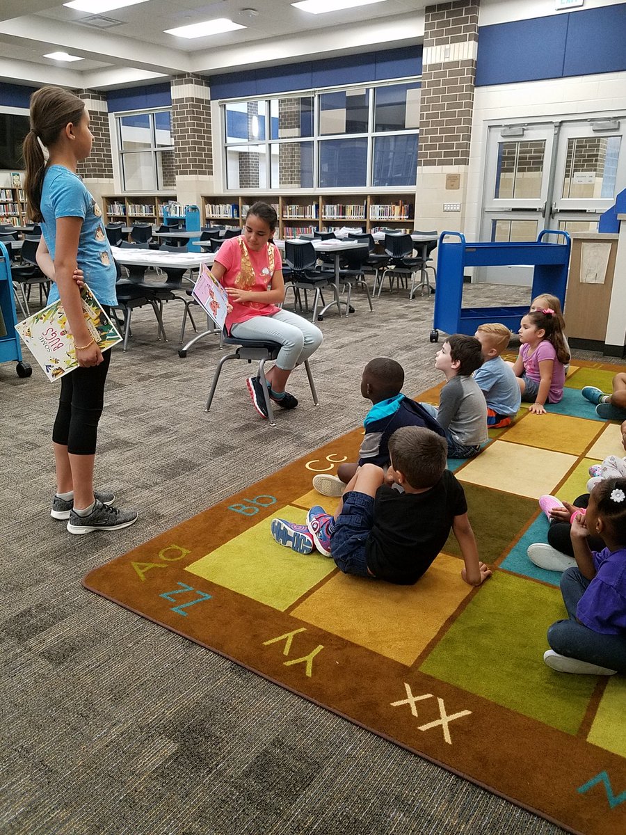Bradley_Library's tweet photo. 4th grade Guest Readers transfixed Mrs. Taylor's PreK classes today #CISDLibraries #BradleyBears2018 https://t.co/gFQGMYdllB
