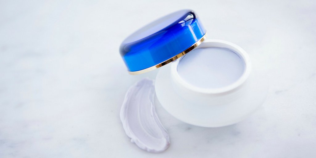 senegence's tweet photo. Treat the delicate area around your eyes with care! 👁️ For best results, EyeCrème should be dotted along the orbital bone and gently tapped into the skin with the ring finger, rather than rubbing it in. ✨ 

#themoreyouknow #skincaresecrets https://t.co/4OMcDTVNeC