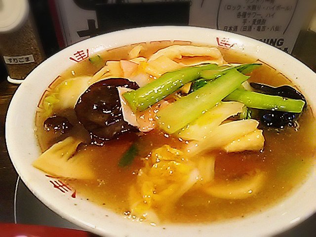 msk8127's tweet photo. 四川担担麺長尾 CHILL DININGで糖質制限メニュー食べてきた。
麺抜きの煮干スープに��腐とたっぷりの野菜あんかけ 800円
あんかけ焼きそばの具材で具だくさん。煮干のあんも甘くなくキレがあり濃度も煮干をちゃんと感じらる。お豆腐が沢山で食べきれなかった。
＃長尾中華そば https://t.co/3OZY9V0TeX