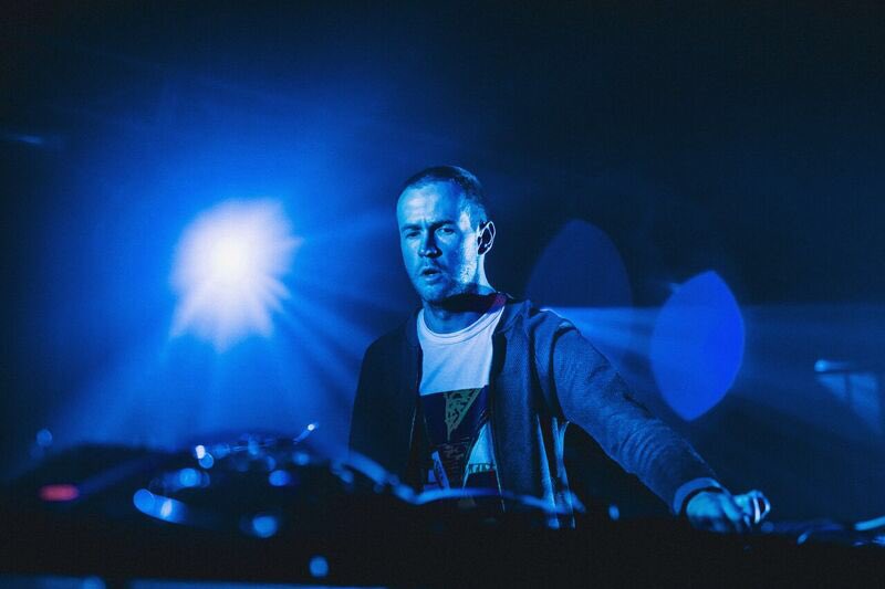 pieaterpieater's tweet photo. .@chris_port onstage supporting @flightfac #piepack https://t.co/jVseqwpdo0