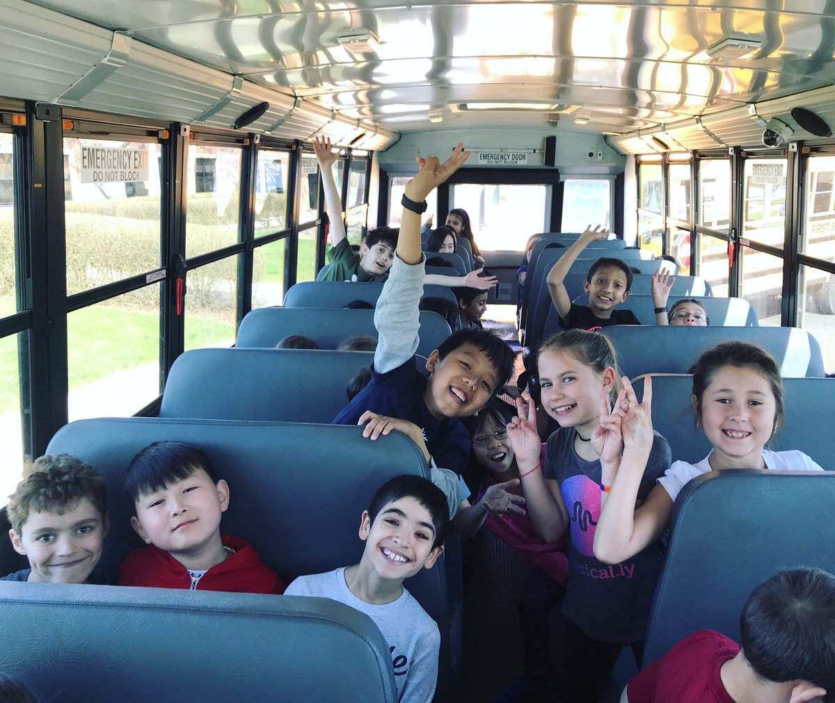 EChae102's tweet photo. Field trip to @D102Meridian today!! We were so impressed by the MMS Ambassadors, Panel of Experts, & Choir that warmly welcomed us to Meridian. Now the students are so excited for 4th grade! @D102Tripp https://t.co/D2VRZAnPzK